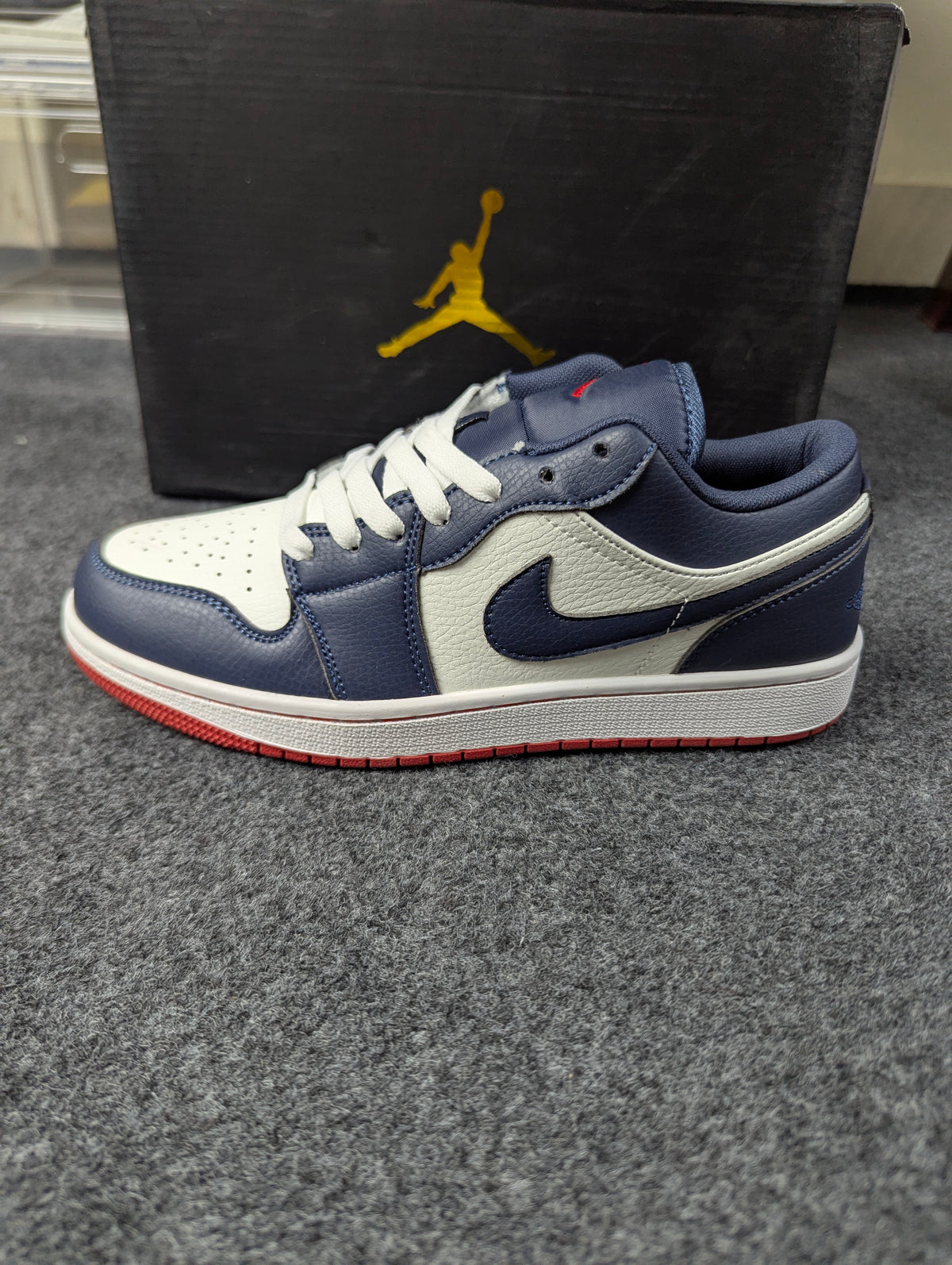 Air Jordan 1 "Obsidian Ember Glow"