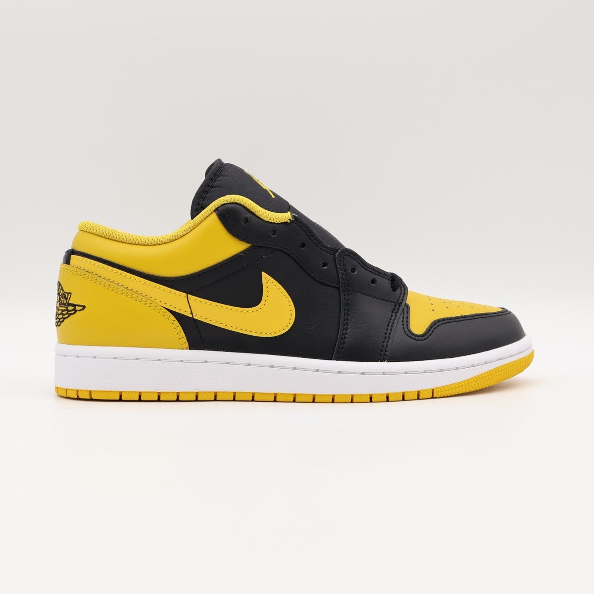 Nike Air Jordan 1 "Yellow Ochre"